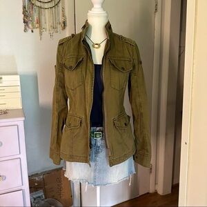 Abercrombie & Fitch 2000’s green utility jacket.